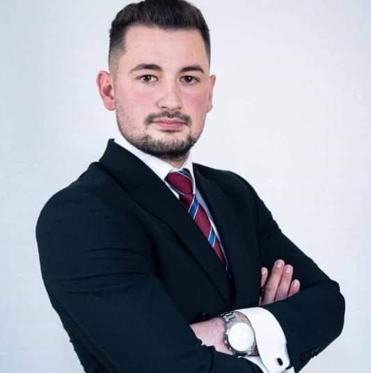 PA A.U.R. ! Un alt lider AUR demisionează din partid: George Simion acuzat că a organizat petreceri cu acte de preacurvie