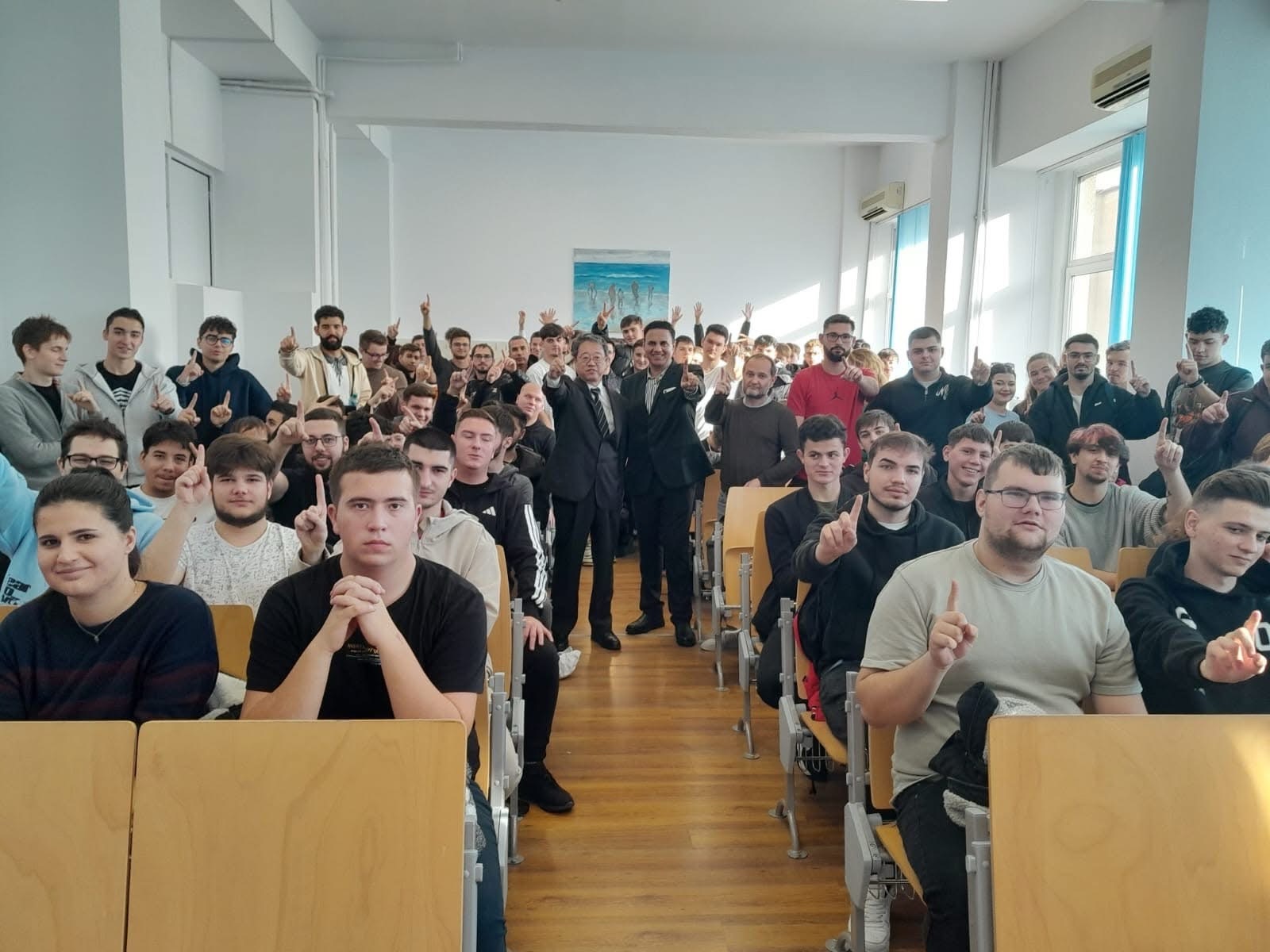 𝗢𝗽𝗼𝗿𝘁𝘂𝗻𝗶𝘁𝗮̆𝘁̦𝗶 𝗱𝗲 𝗰𝗮𝗿𝗶𝗲𝗿𝗮̆ 𝗶̂𝗻 𝗳𝗹𝗼𝘁𝗮 𝗢𝗡𝗘𝗦𝗘𝗔